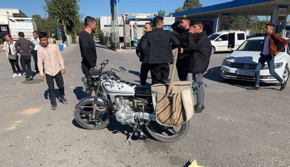 Şanlıurfa'da otomobil motosiklete çarptı