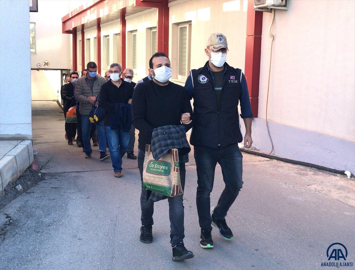 Adana'da FETÖ operasyonunda 5 zanlı tutuklandı