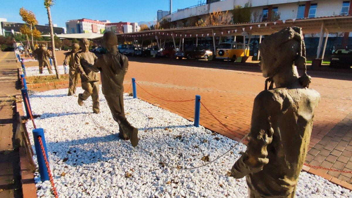 Karabük Üniversitesi Rektörü Refik Polat'tan 'uzuneşek heykeli' açıklaması