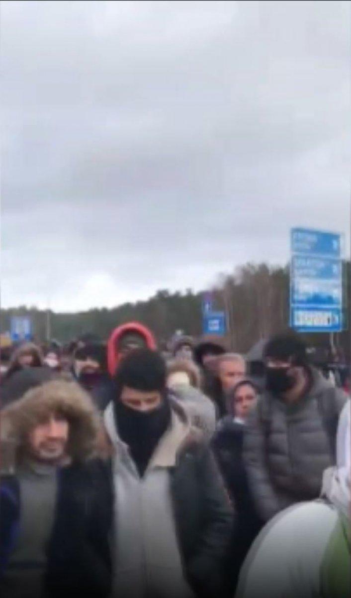 Belarus’ta çok sayıda düzensiz göçmen, Polonya sınırında