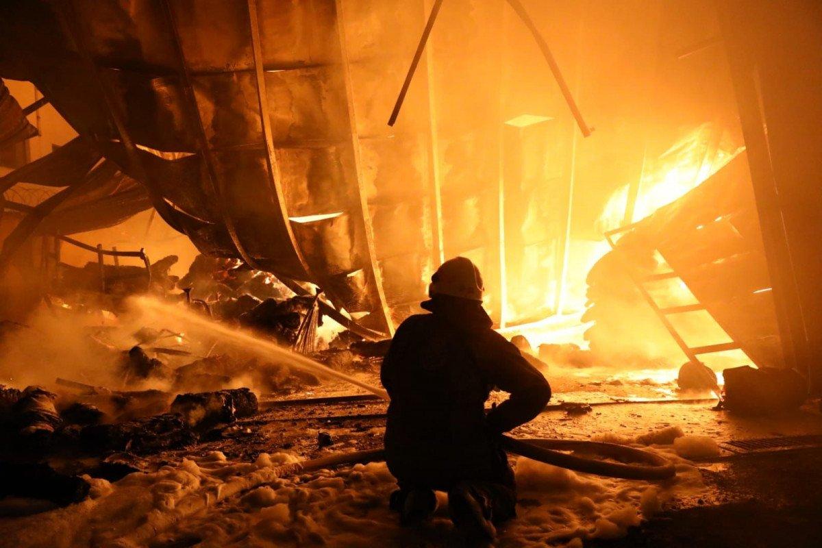 Avcılar’da iş yerinde yangın