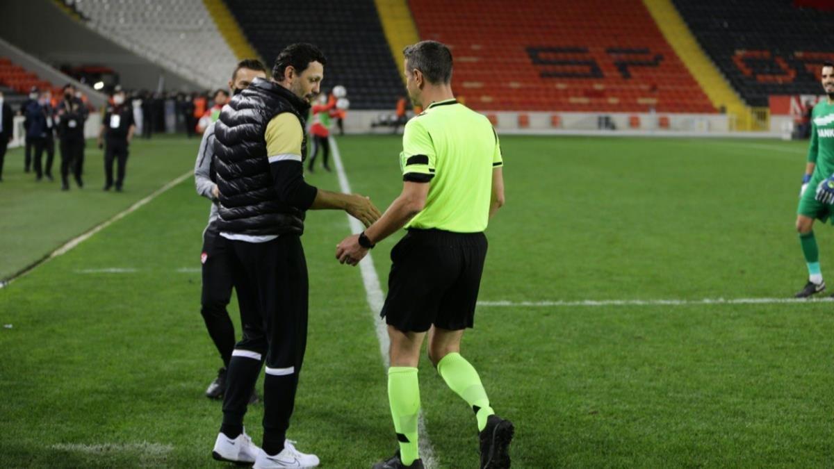 Halis Özkahya: Her maç öncesi, sonrası küfür işitmekten sıkıldım