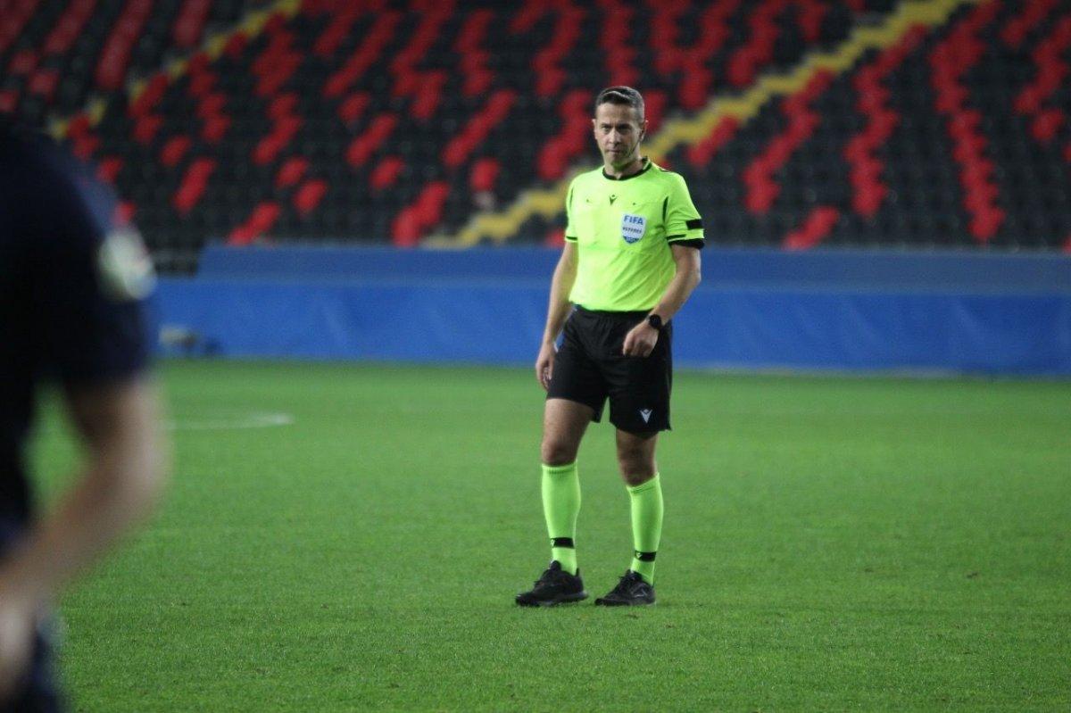 Halis Özkahya: Her maç öncesi, sonrası küfür işitmekten sıkıldım