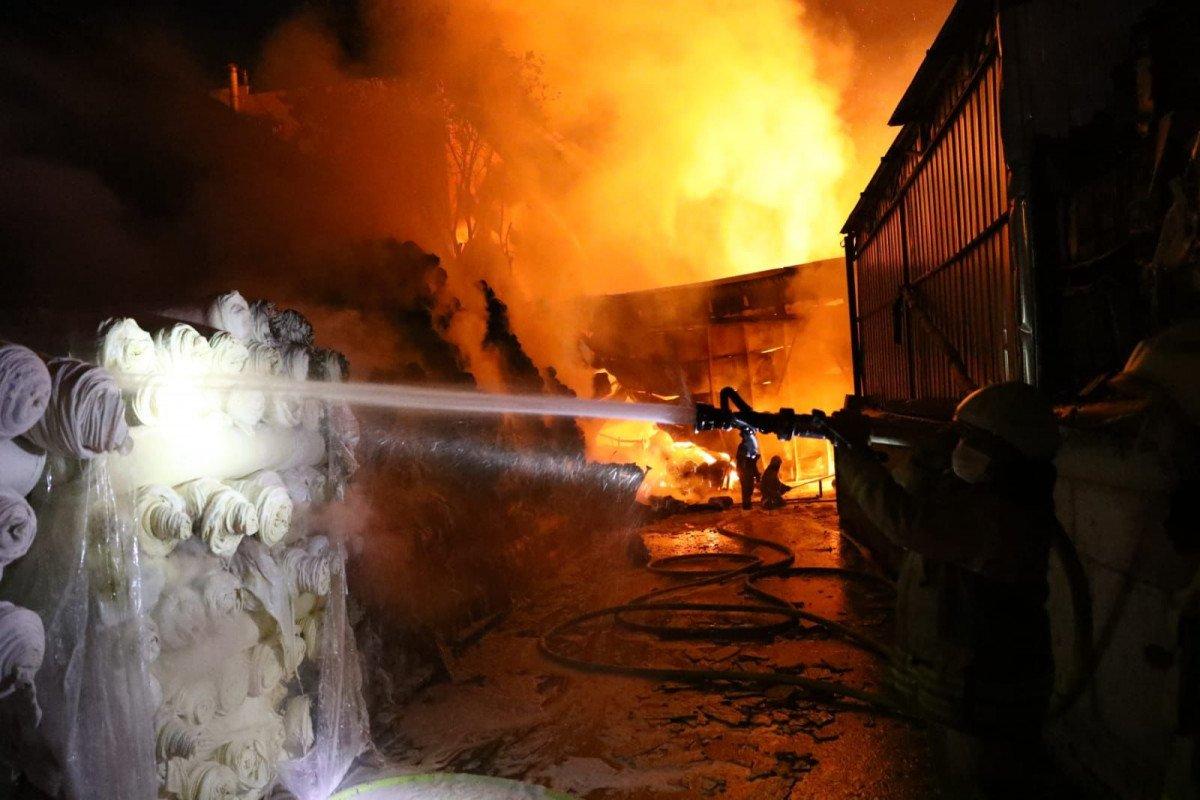 Avcılar’da iş yerinde yangın