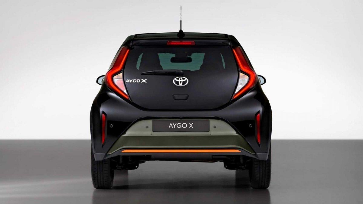 TOYOTA AYGO X