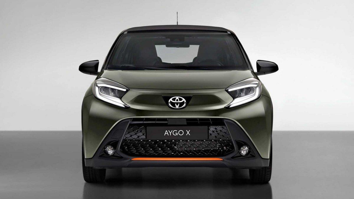TOYOTA AYGO X