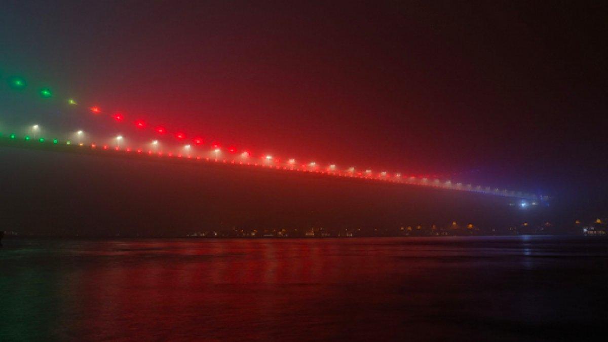 FSM Köprüsü, Azerbaycan bayrağı renklerine büründü