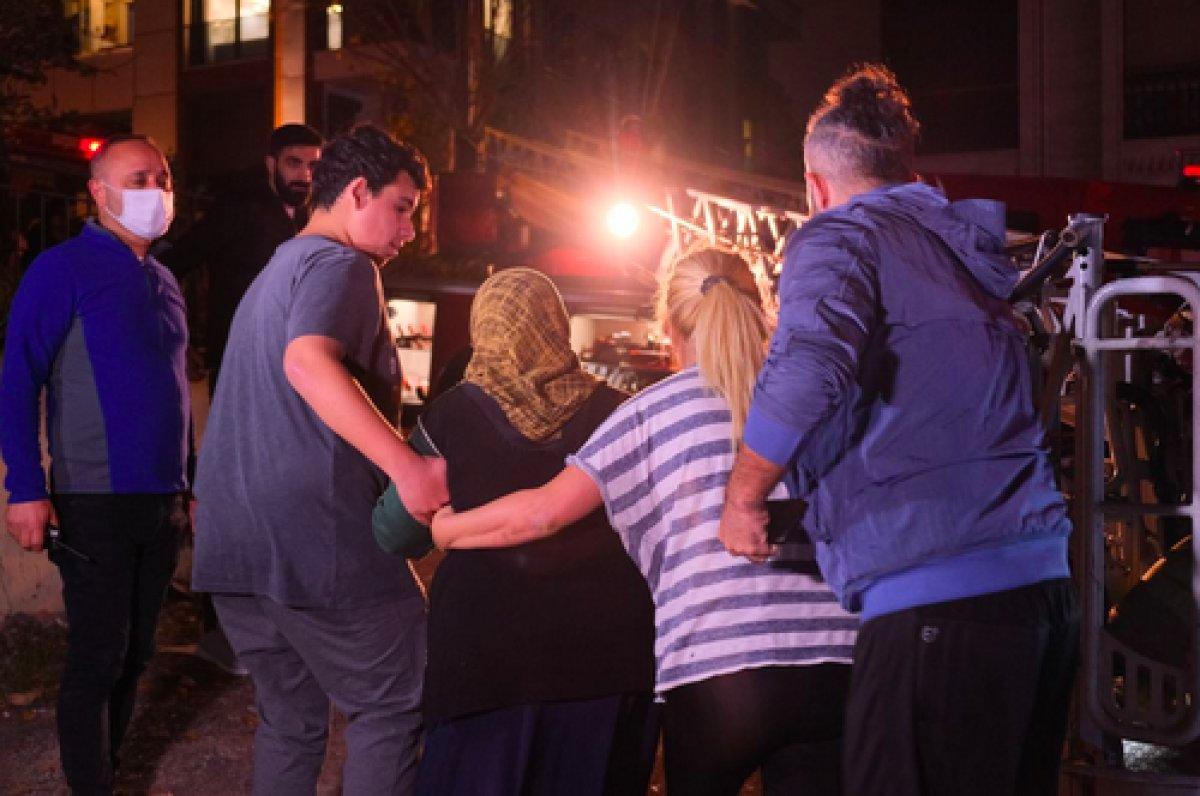 Şişli'de çıkan yangında mahsur kalan 17 kişi itfaiye mediveni ile kurtarıldı