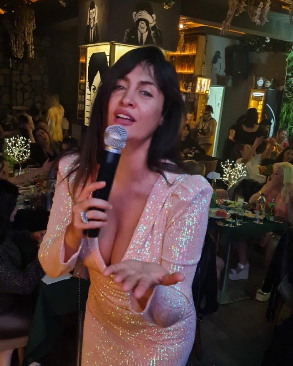 Tuğba Ekinci, Defne Samyeli'nin sahne kıyafetini beğenmedi