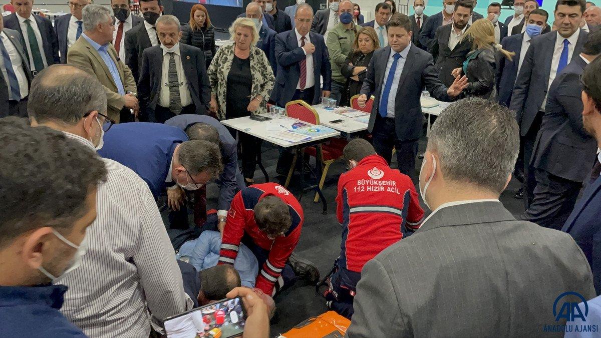 CHP'li Ali Haydar Kahraman İBB Meclisi'nde fenalaşarak yere düştü