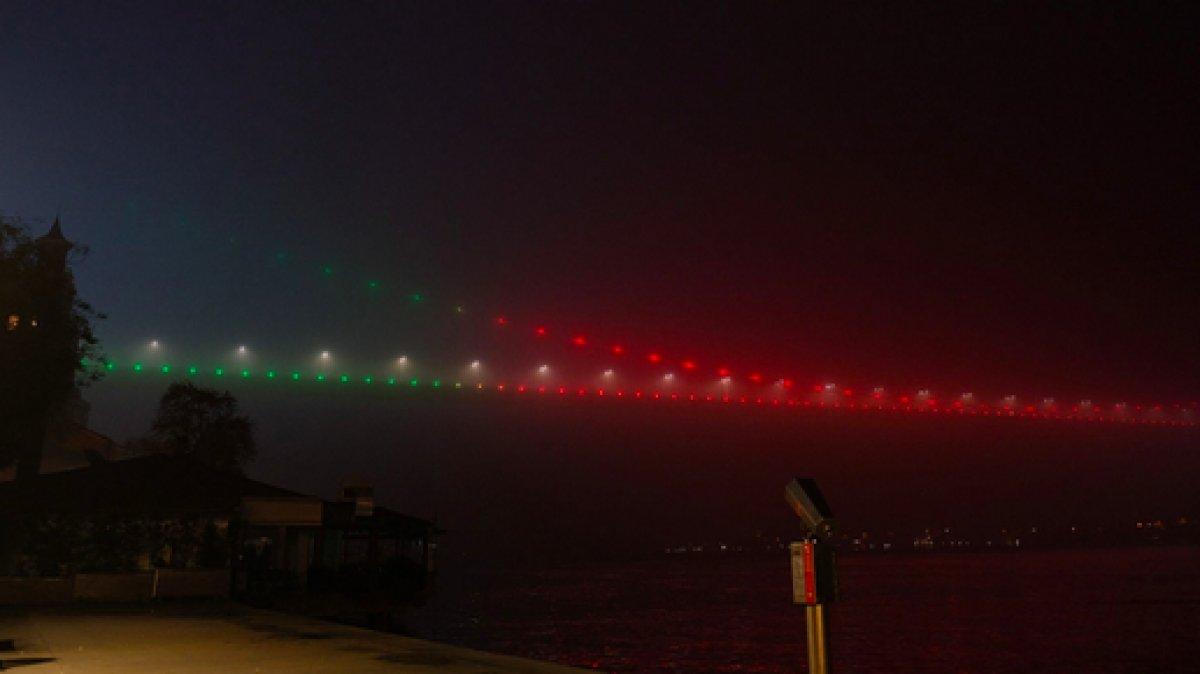 FSM Köprüsü, Azerbaycan bayrağı renklerine büründü