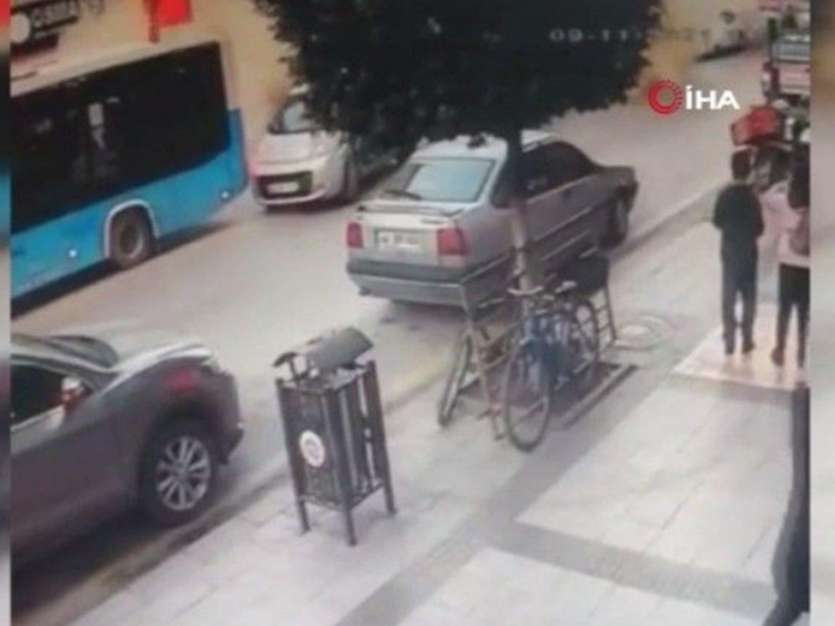 Malatya'da 2 katlı binanın çökme anı