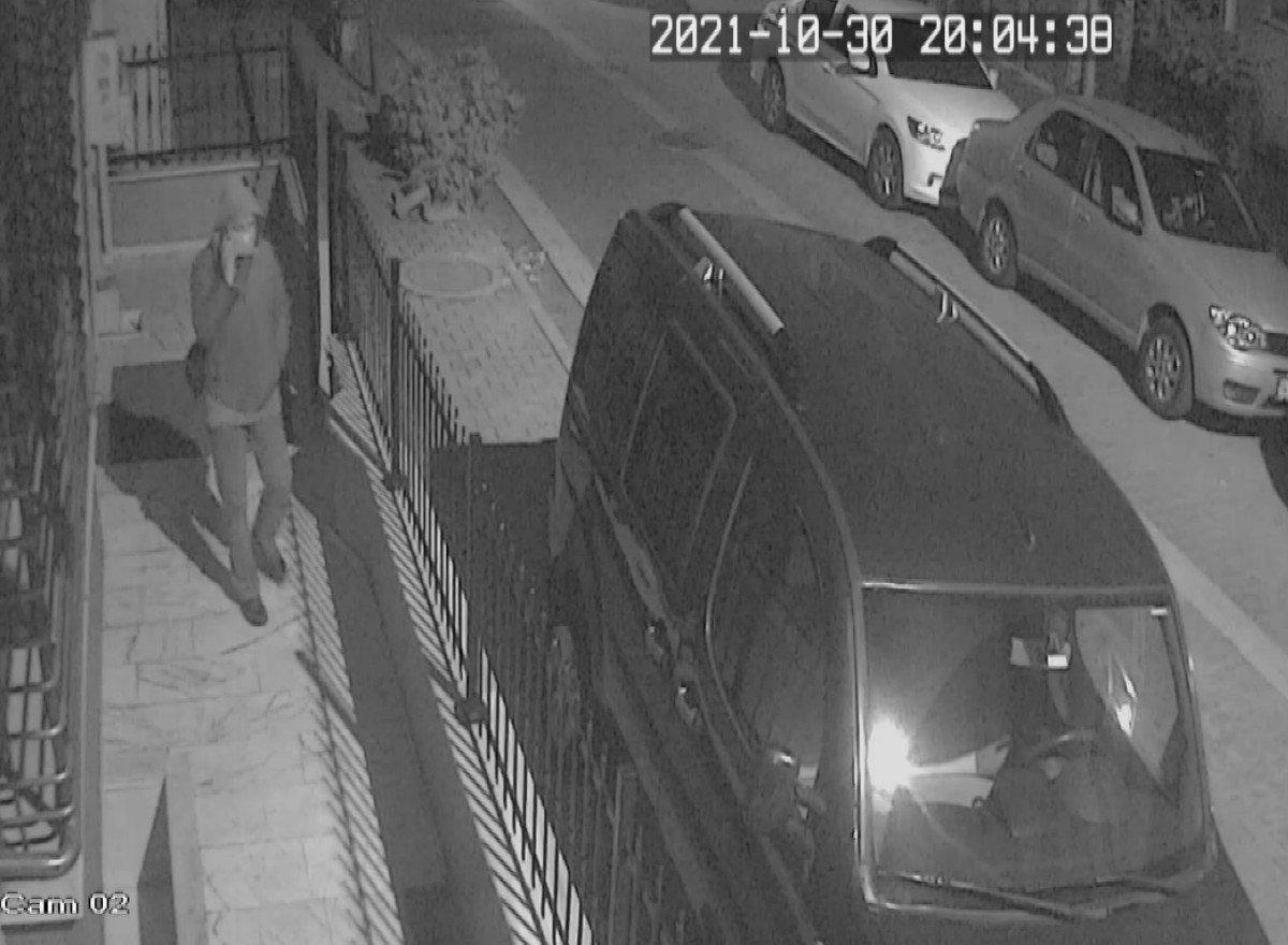 Küçükçekmece’de önce anahtarı sonra otomobili çaldı