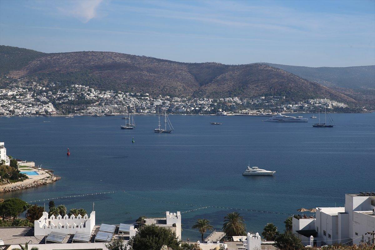 Bill Gates'in yatı, Bodrum Kalesi açıklarına demirledi