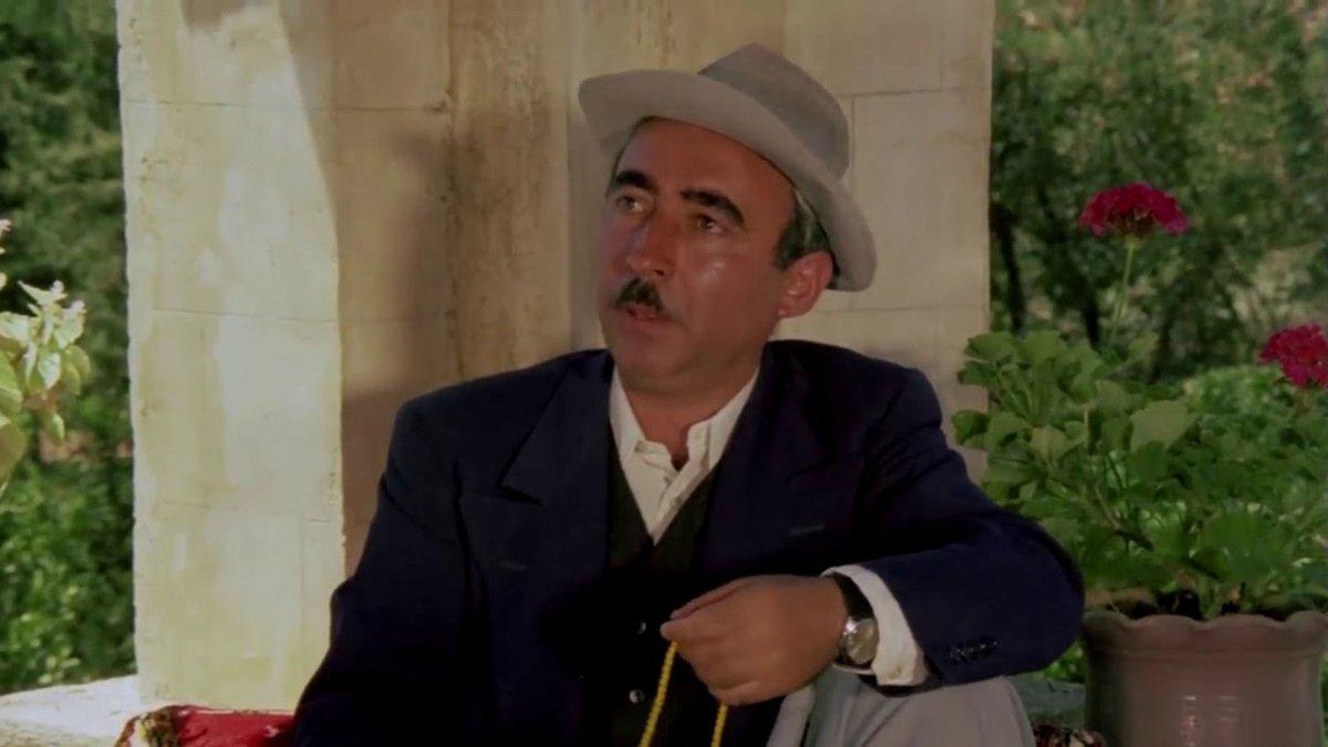 Şener Şen: Meydanı gençlere bırakmam gerektiğine inanıyorum