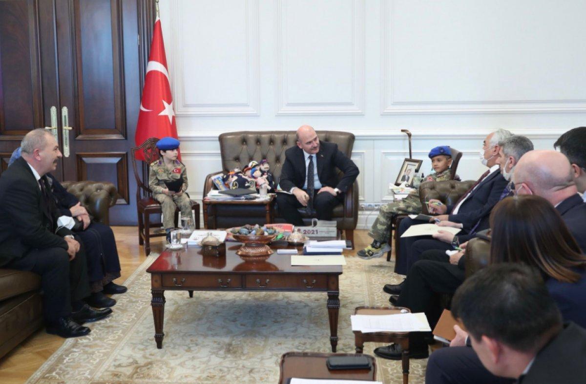 Süleyman Soylu, şehit aileleriyle görüştü