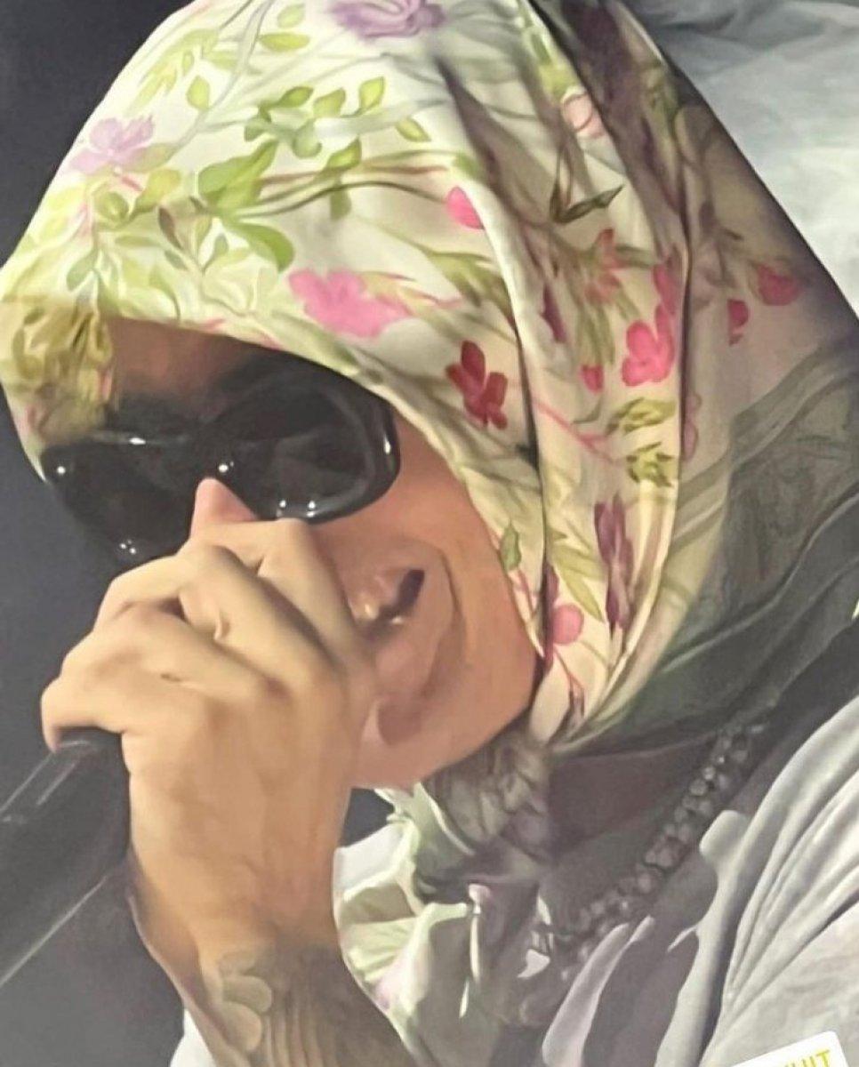 Şarkıcı Justin Bieber, sahneye başörtüsüyle çıktı