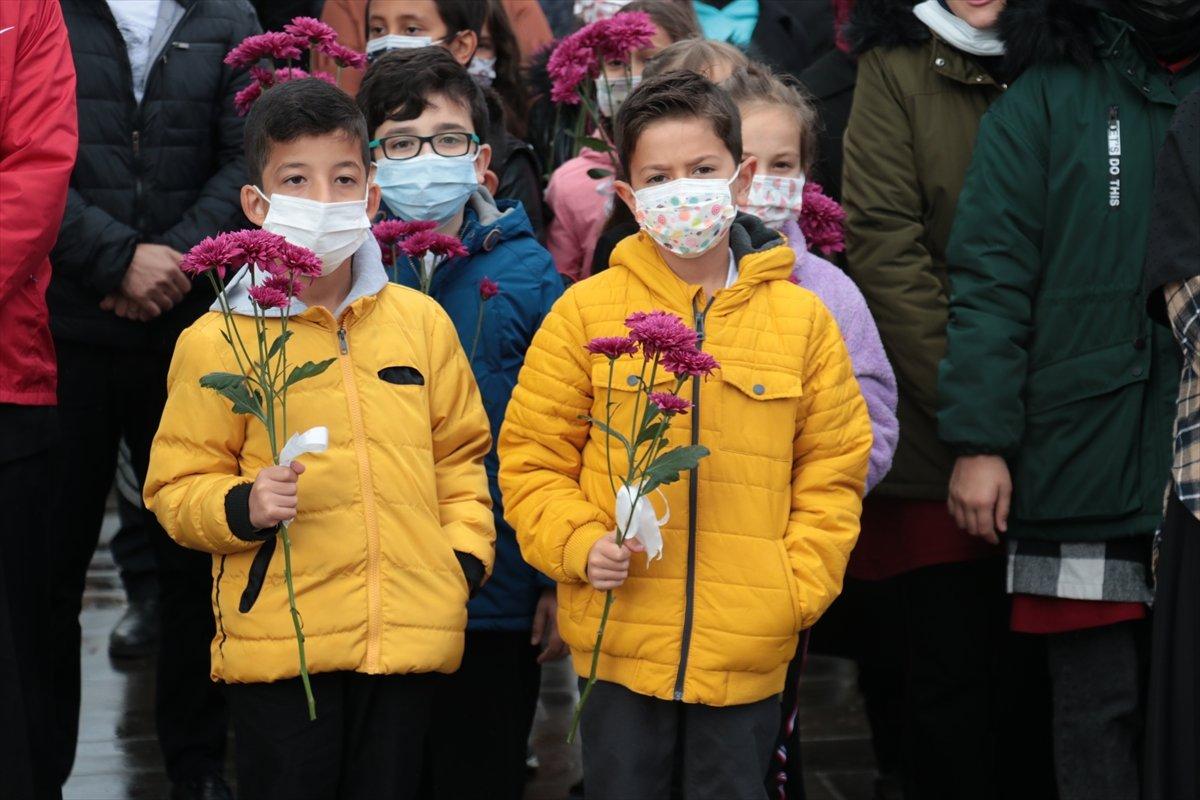 Türkiye'de saat 9'u 5 geçe hayat 2 dakikalığına durdu