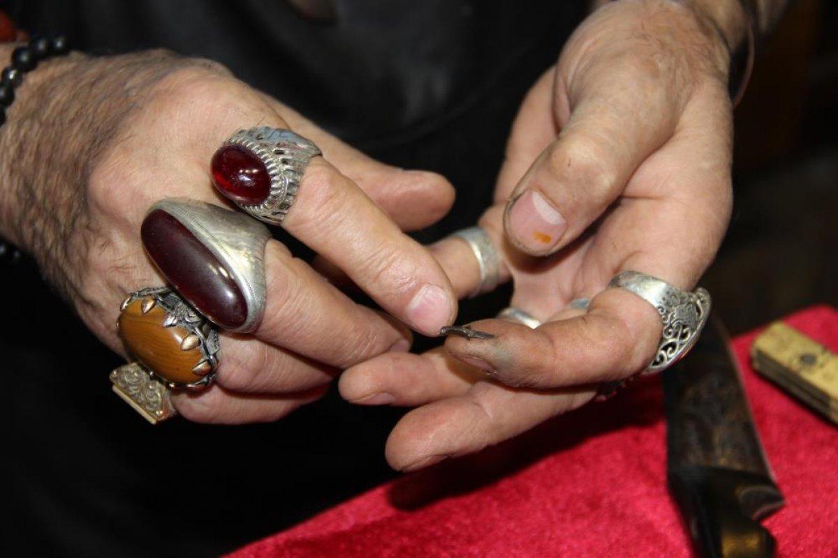 Guinness’e aday olan Sivaslı bıçak ustasının gözleri bozuldu