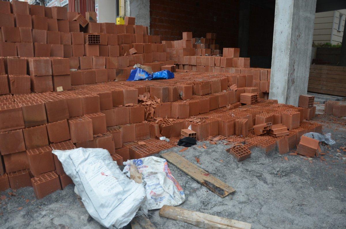 Samsun'daki işçi oğlunun gözleri önünde şantiyeden düştü