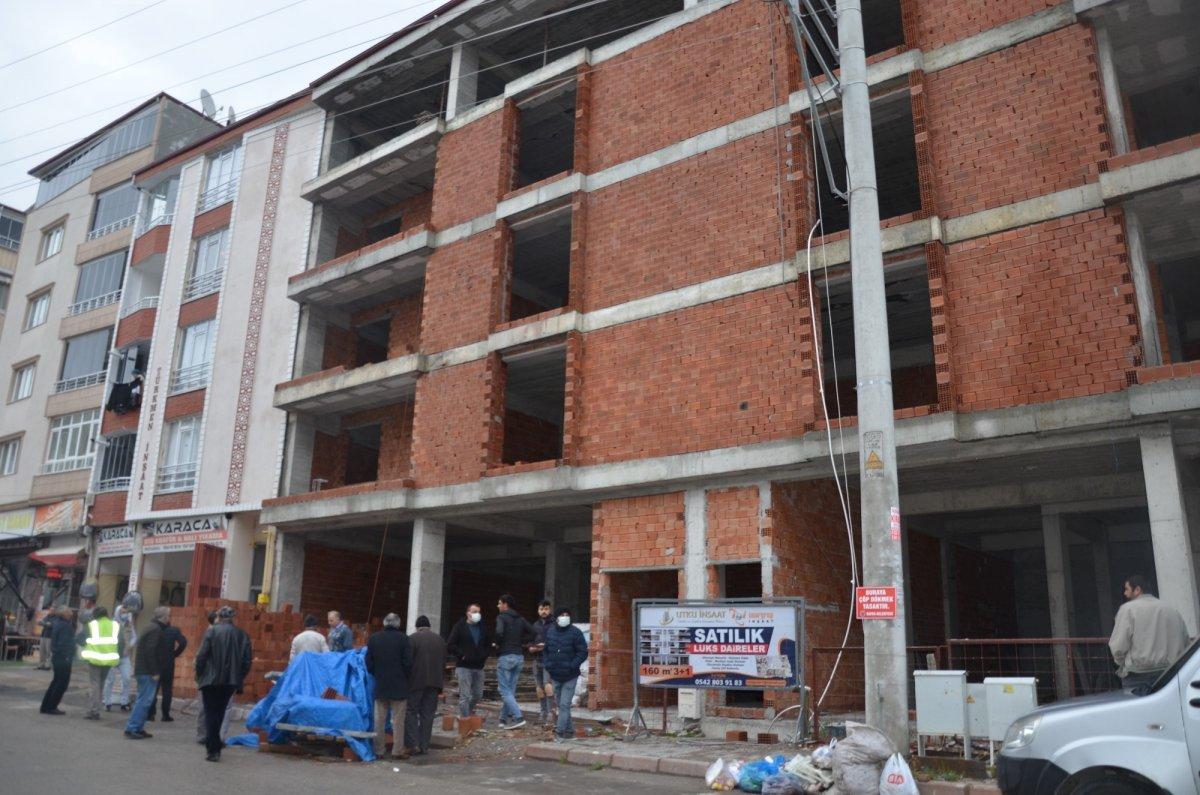 Samsun'daki işçi oğlunun gözleri önünde şantiyeden düştü