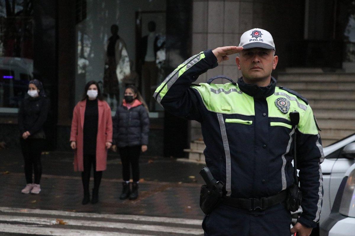 Türkiye'de saat 9'u 5 geçe hayat 2 dakikalığına durdu