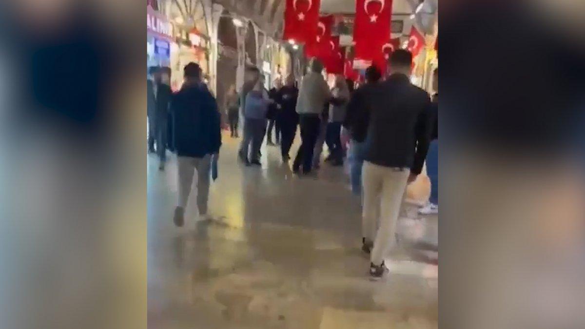 Kapalıçarşı'da Atatürk dayağı: Saygı duruşunda bulunmayınca darbettiler