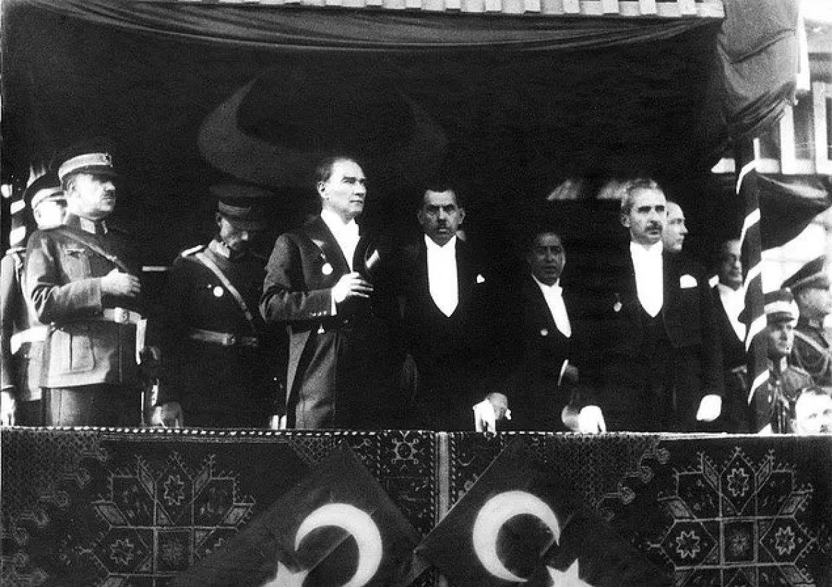 Atatürk'ün kendi elleriyle yazdığı Nutuk'tan okuma parçaları