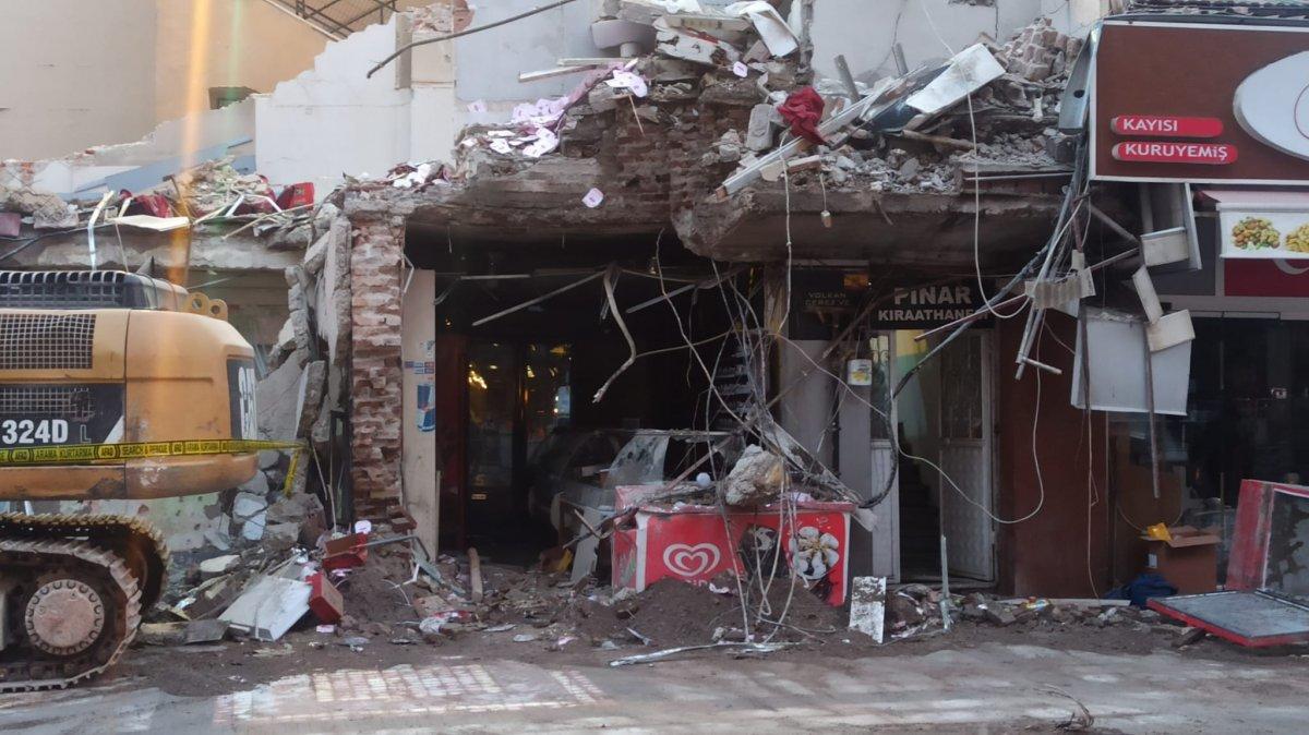 Malatya’da çöken binadaki hasar gün ağarınca ortaya çıktı