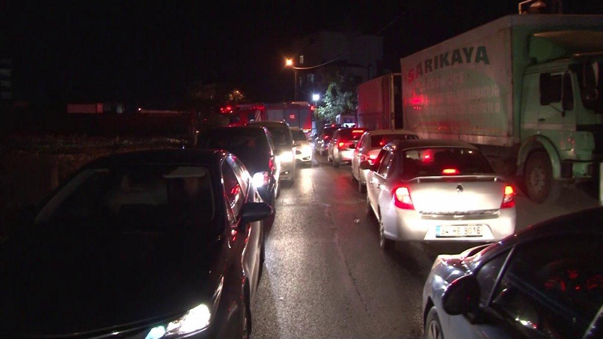 Ataşehir’de geri dönüşüm tesisinde yangın