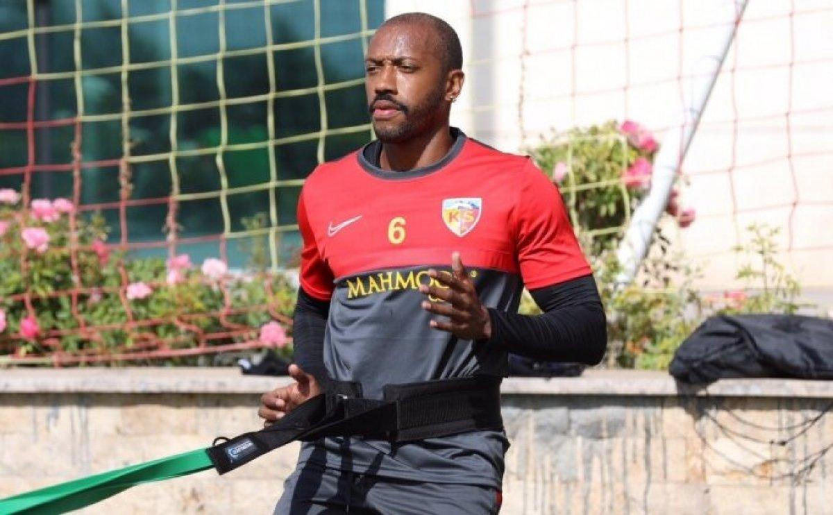 Manuel Fernandes neden kadro dışı bırakıldı