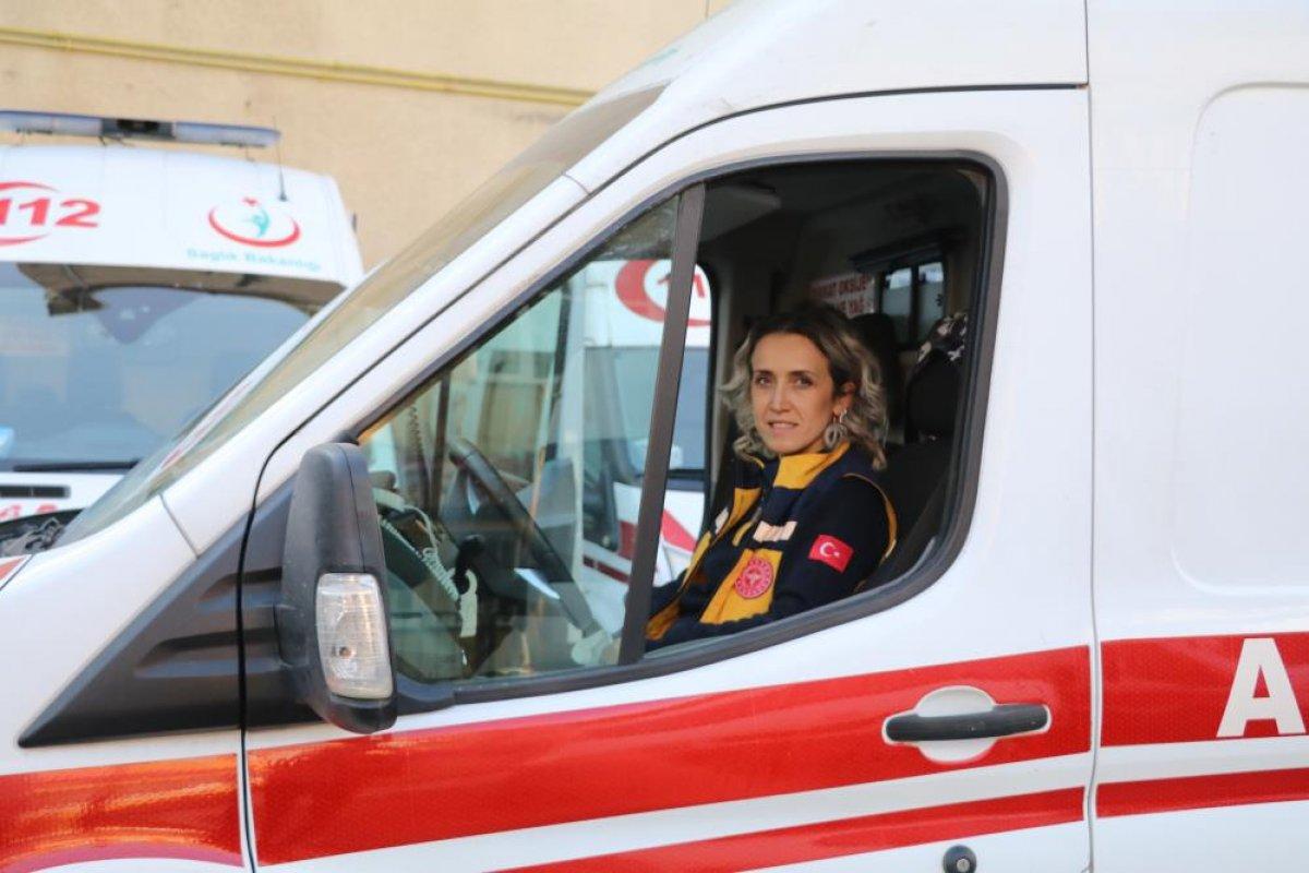 Rize'nin kadın ambulans şoförleri takdir topluyor