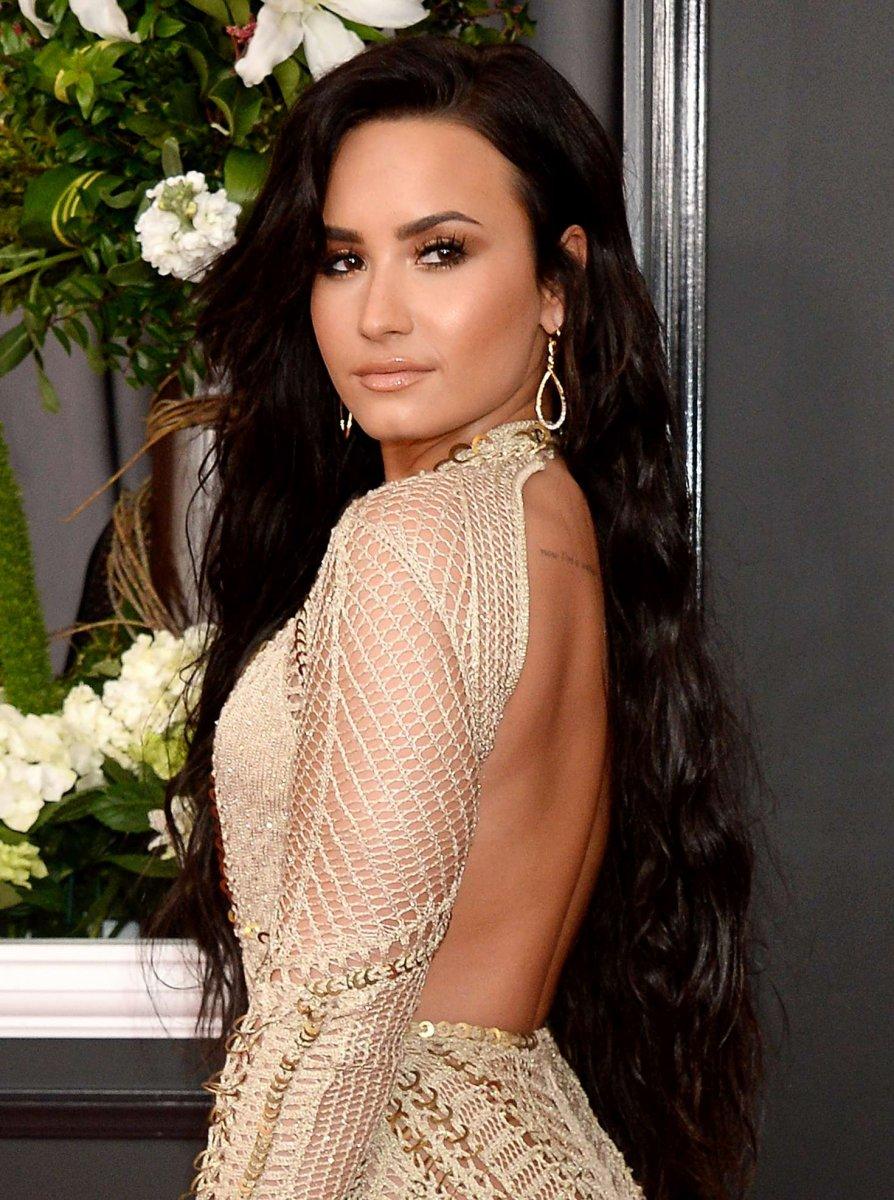 Demi Lovato cinsiyetsiz erotik oyuncak tasarladı! İşte 'Demi'nin Asası'