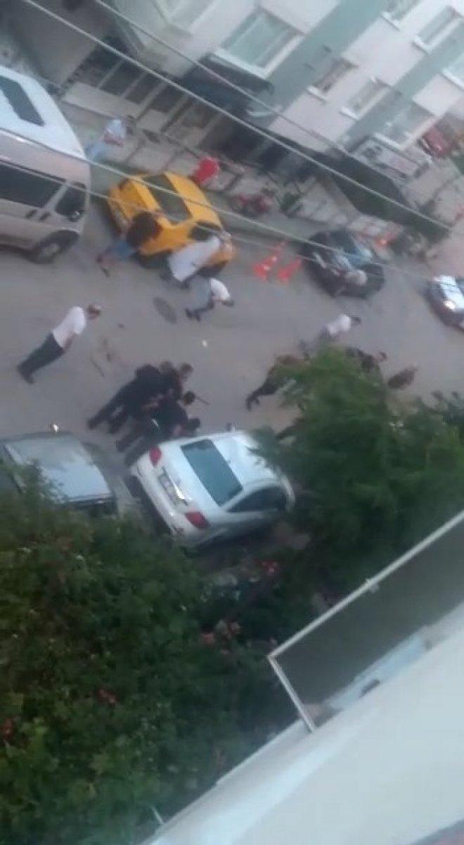 Bursa’da, cezaevi önünde silahlı saldırı anları kamerada