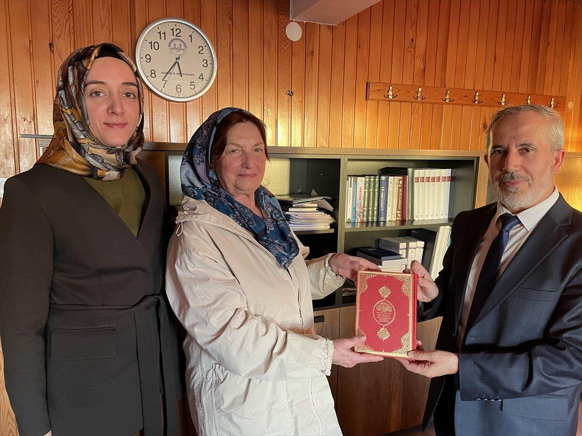 80 yaşındaki Bulgar kadın, İslamiyet'i seçti