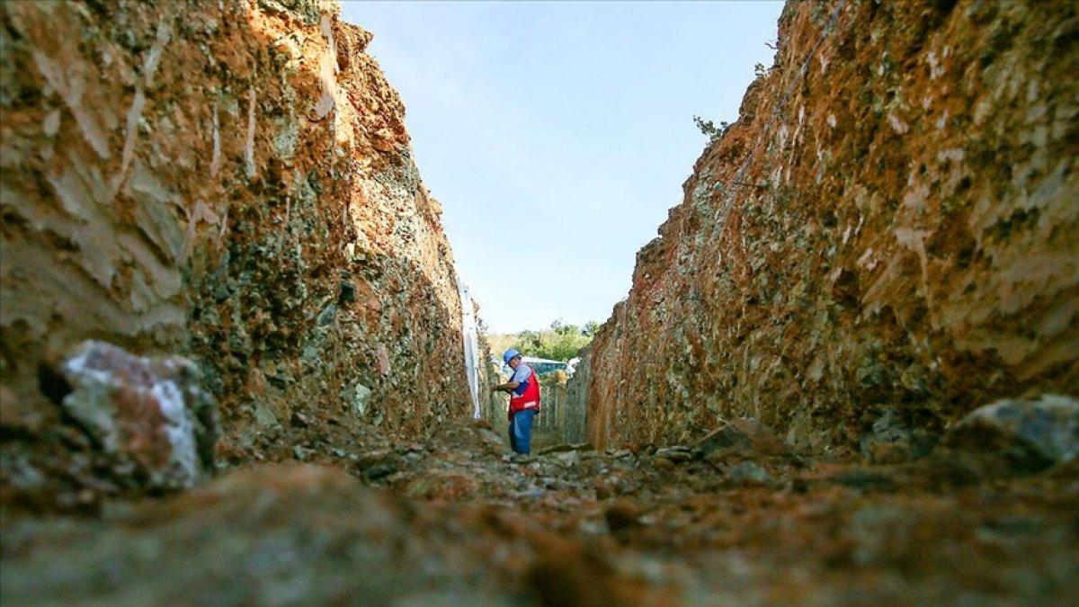 İzmir'de fay hatlarının haritası çıkarılıyor