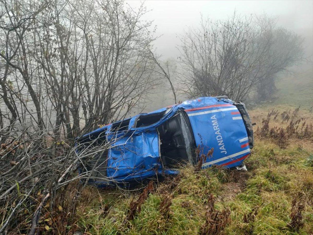 Rize'de kurtarma çalışmasındaki jandarma aracı uçurumdan düştü