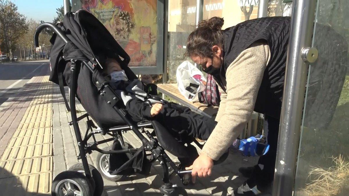 Bursa’da duyarsız sürücü, engelli adamı otobüse almadı