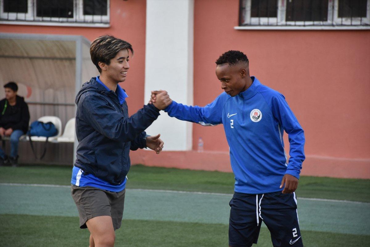 Hakkari'nin Afrikalı kadın futbolcuları