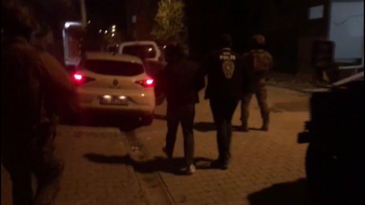 İstanbul'da kredi kartı kopyalayan çete yakalandı