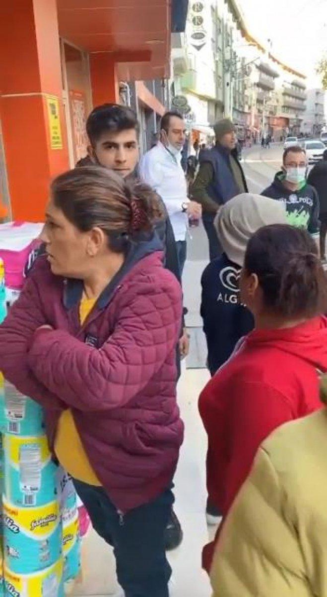 Bursa markette bıçaklı soygun girişimi