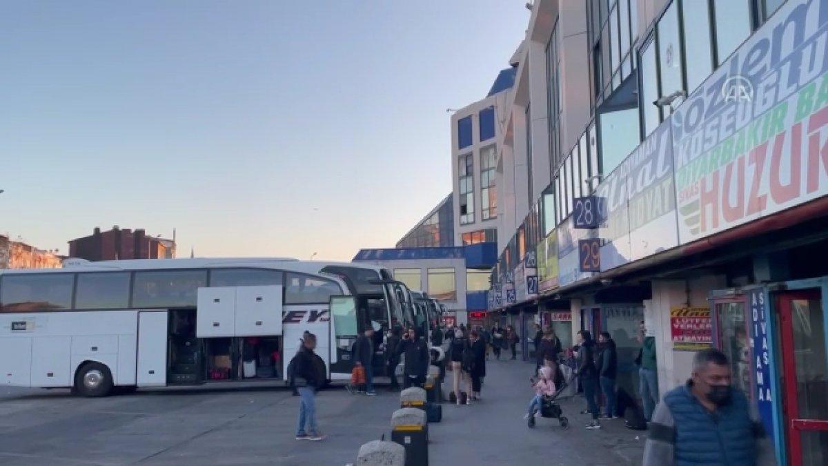 İstanbul'da trafikte ara tatil yoğunluğu
