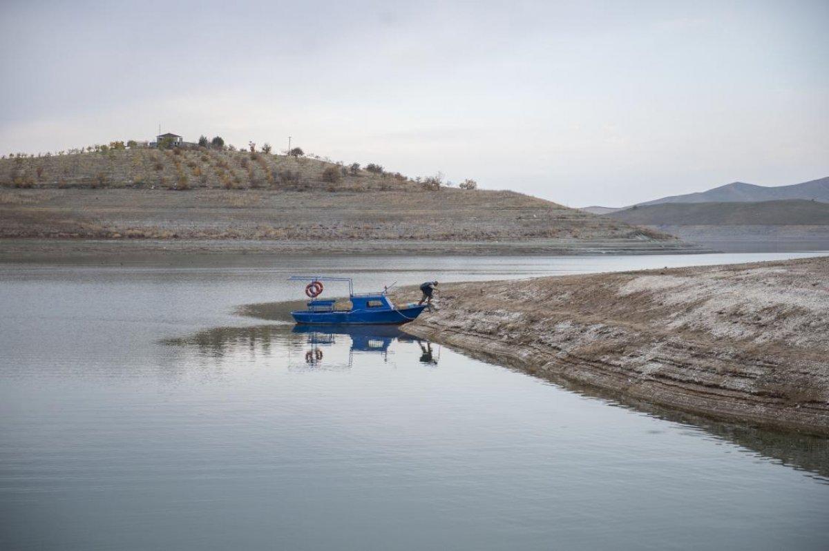 Tuncelili Robinson Ziya: Kuraklık ve erozyona karşı fidan dikin