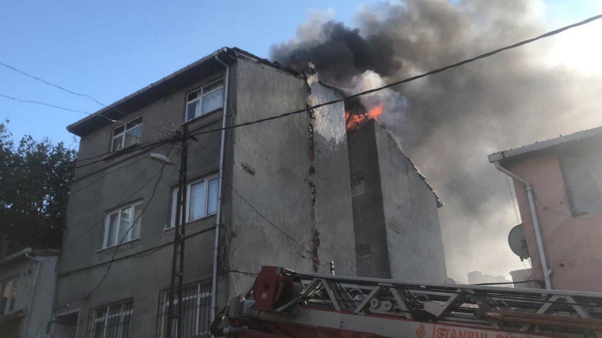 Beyoğlu'nda düğün günü evleri yandı