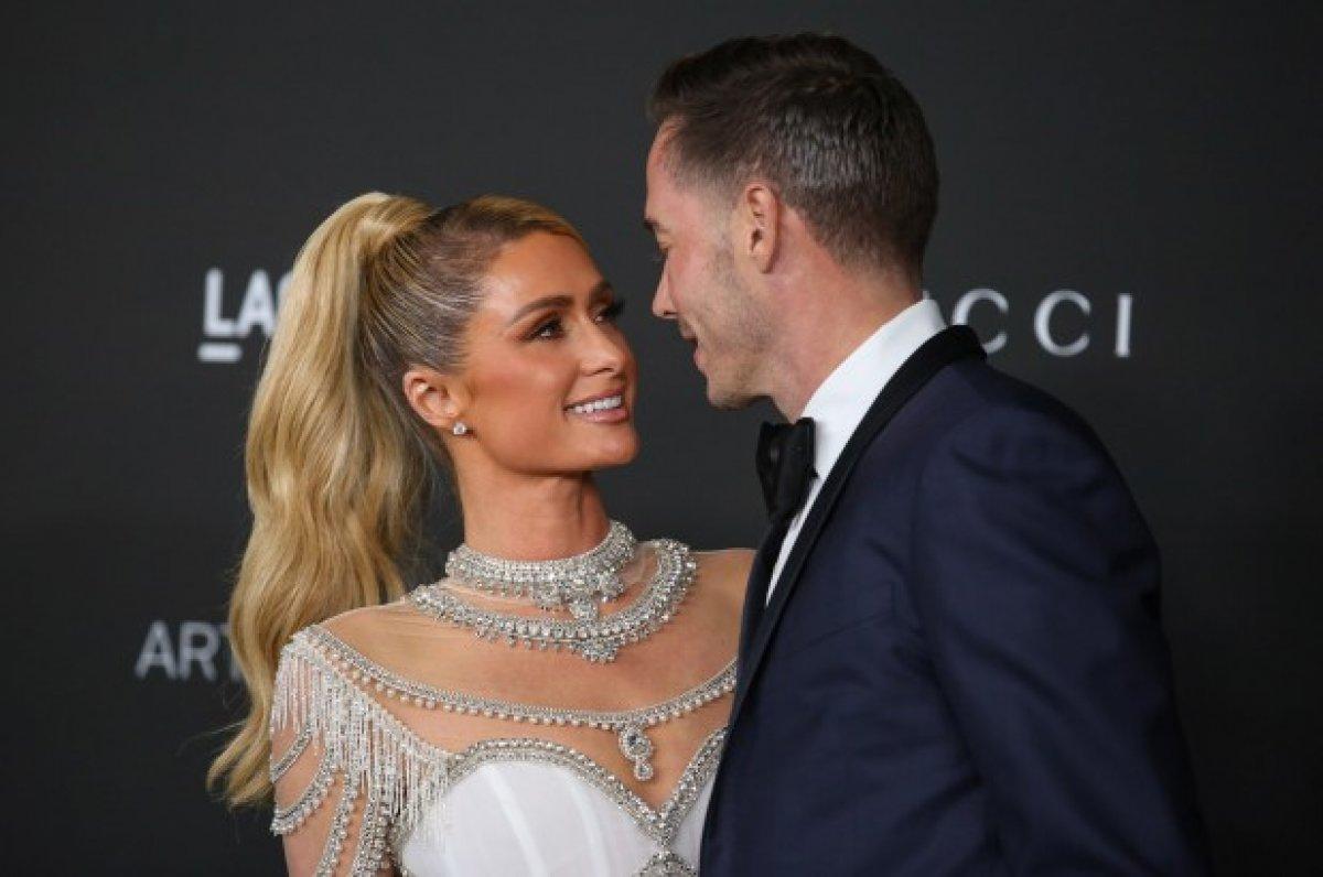 Paris Hilton ile Carter Reum evlendi