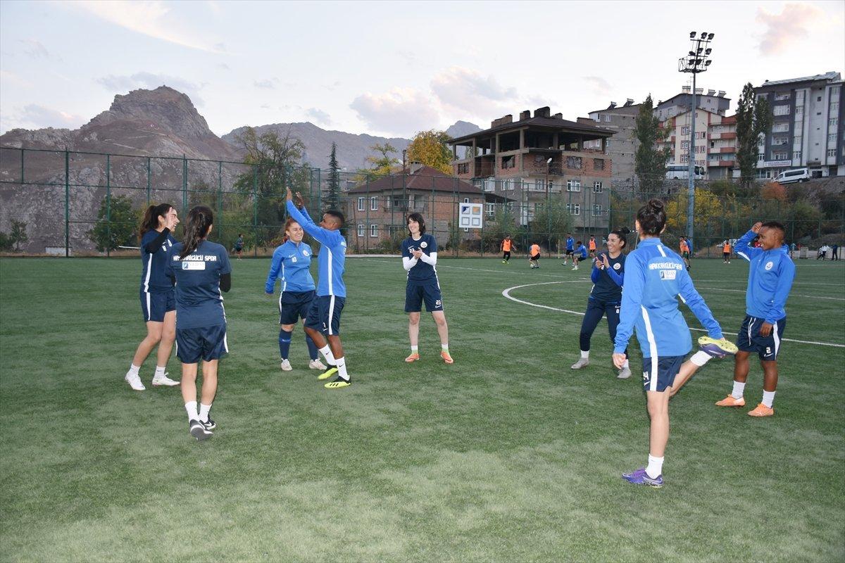 Hakkari'nin Afrikalı kadın futbolcuları