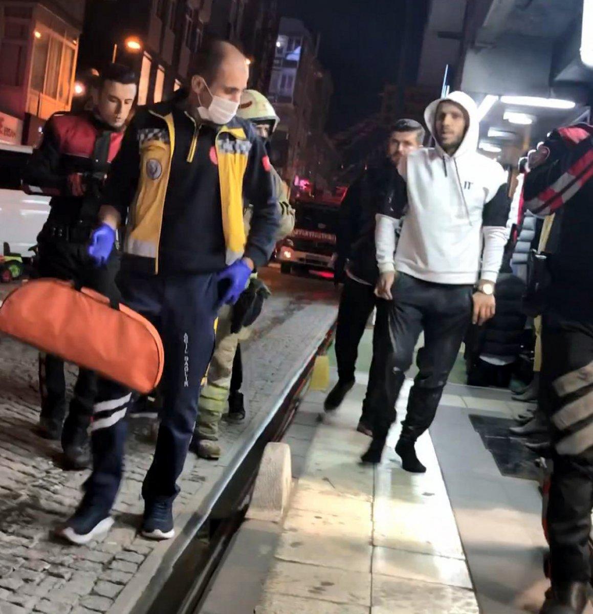 İstanbul'da otelin çatısında yangın