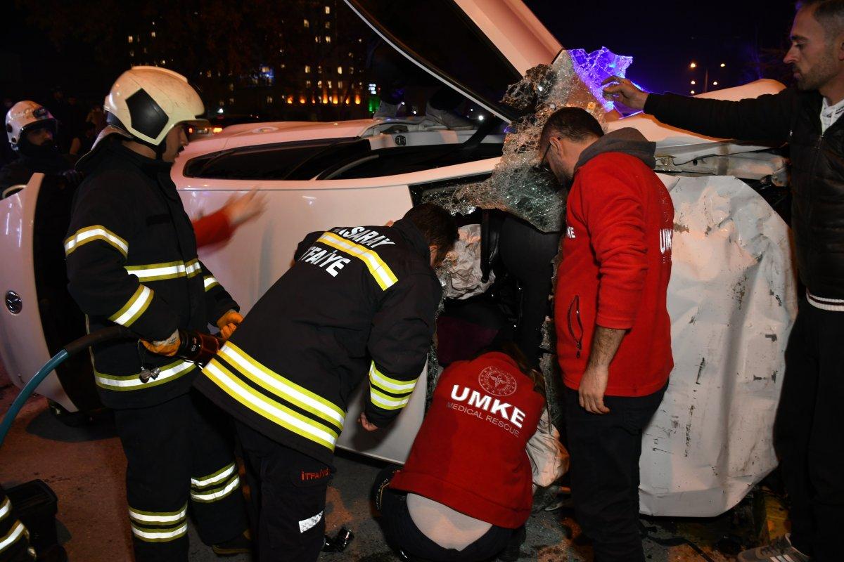 Aksaray'da kaza bölgesine müdahaleye giden kişiye araç çarptı