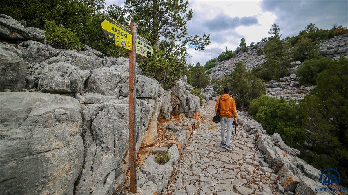 Antalya'daki tarihi evler turistlerin ilgisini çekiyor