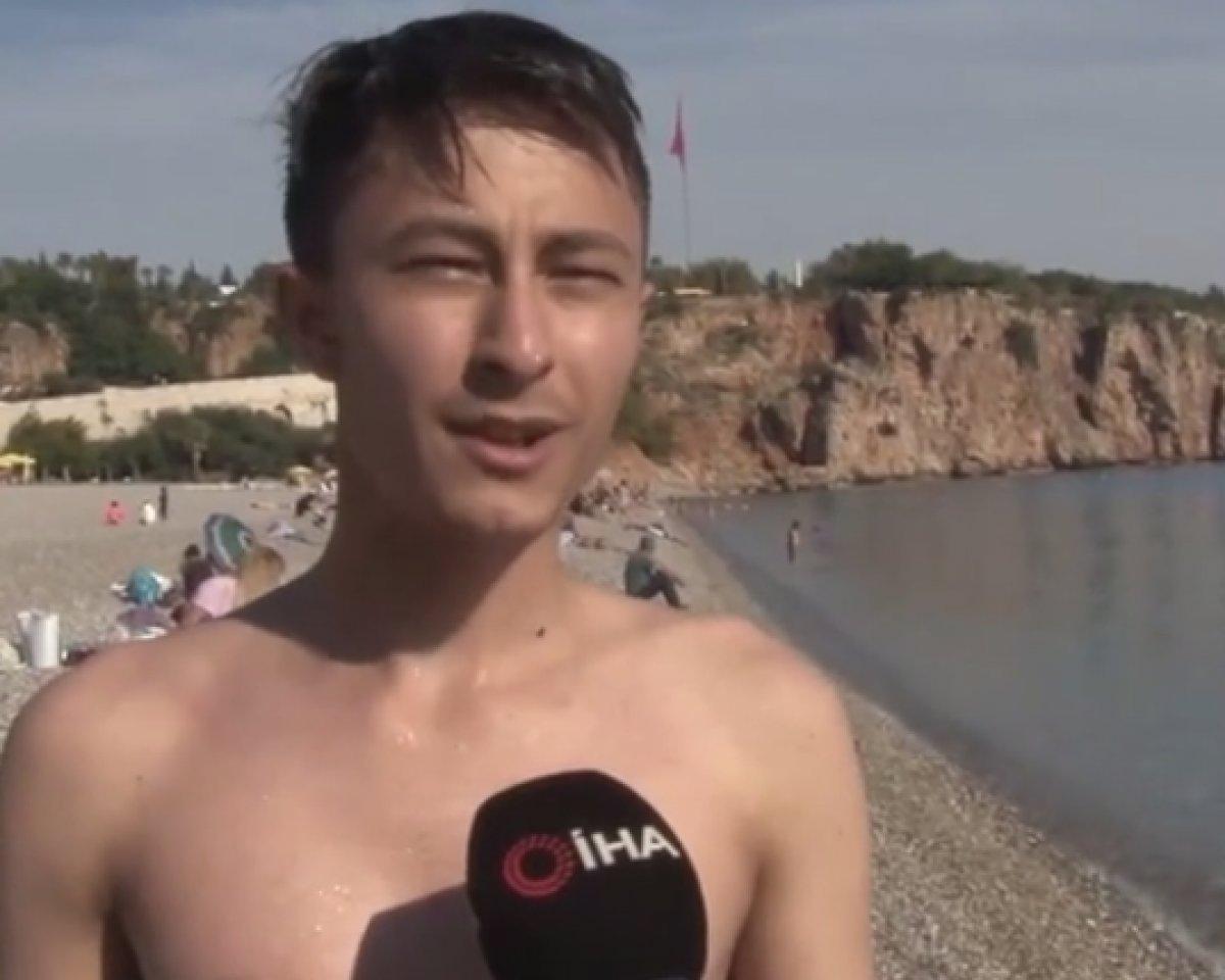 Antalya'da vatandaşlar sıcak havanın keyfini çıkardı